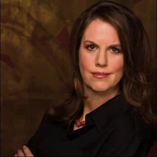 الیزابت کاستووا